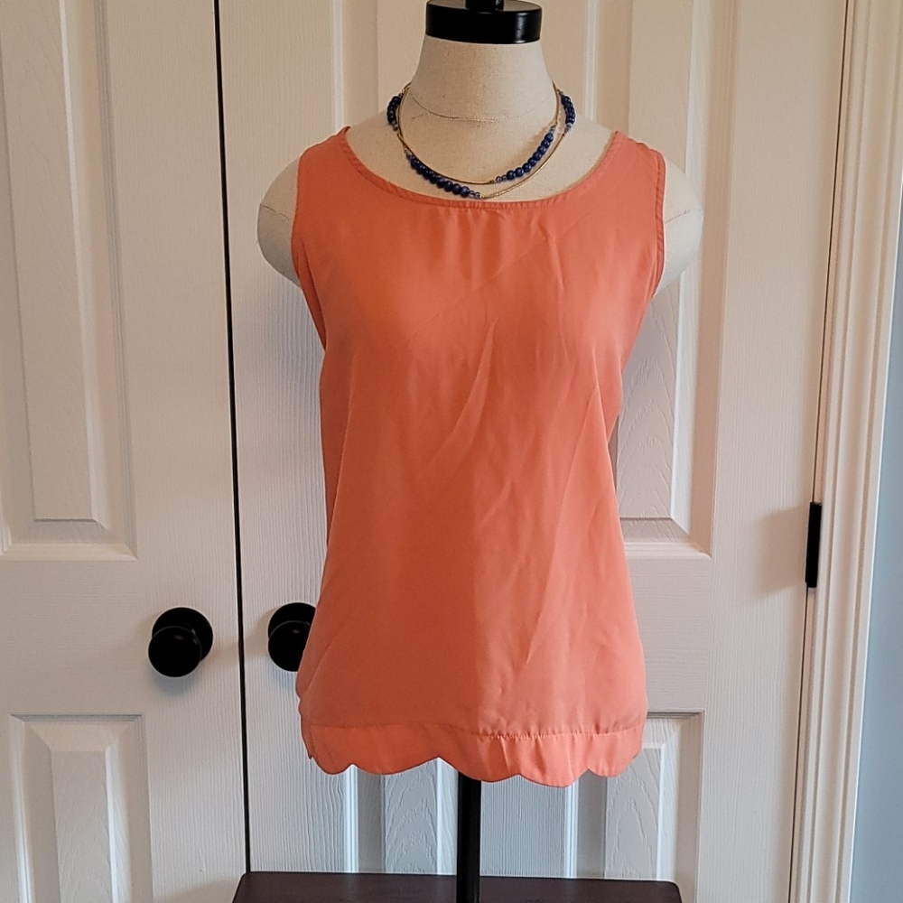Peach scallop trim sleeveless top